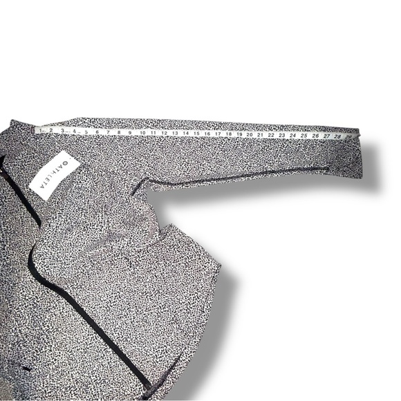 NWT ATHLETA Salutation Jacquard Jacket - Micro Cheetah Black/Seasalt Plus 1X - Picture 11 of 12